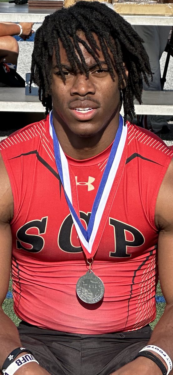 Congrats to AJ Newberry for medaling at the Regional Track &amp; Field Meet with his 3rd place finish in the 200 m with a personal best time of 21.52 sec.
