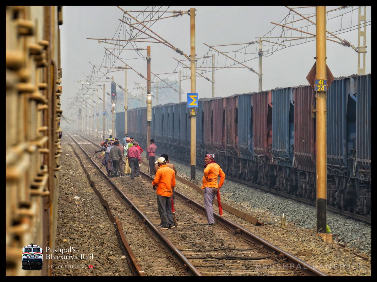 Today is the day to honor those souls striving hard in life to make it worthwhile. #HappyLaborDay 
@EasternRailway @RailMinIndia @LabourMinistry @AshwiniVaishnaw @NFR_Enthusiasts