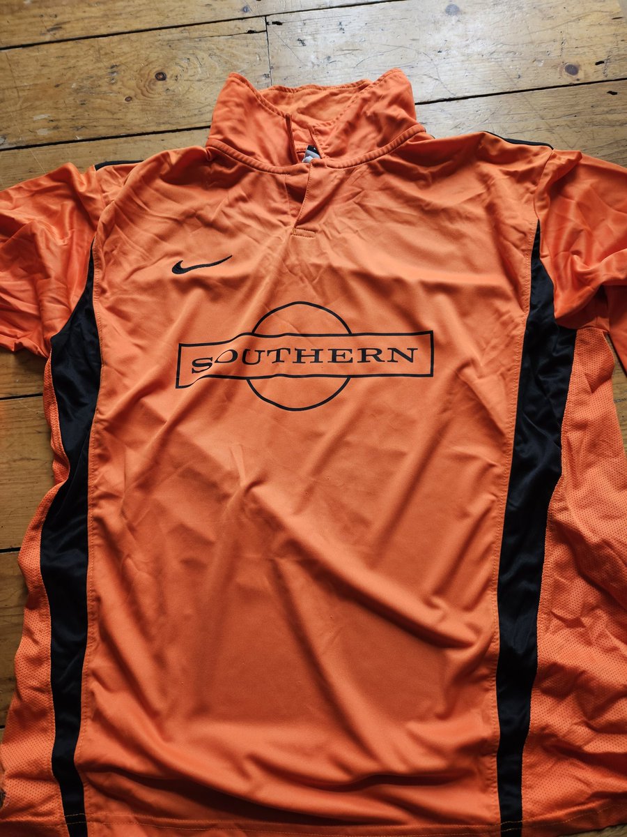 Looking to sell our last season kit 16 tops &amp; 18 shorts. Will take £50 collect. Msg me for details l.