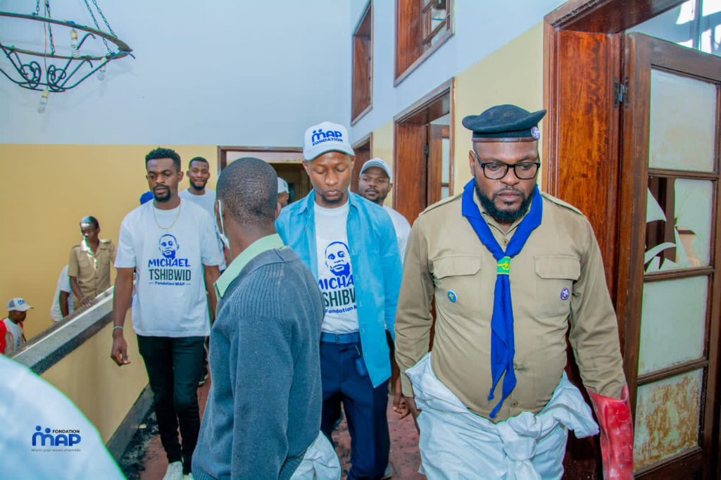 Le vouloir et le pouvoir pour assister les lycéennes du lycée Mwanga de kolwezi.
Merci 🙏 à la Fondation MAP et à son président Michaël TSHIBWID et à toute son équipe…