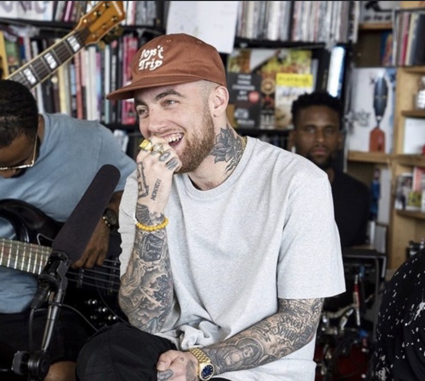 tsunami_tommy4's tweet photo. Happy Mac Miller Monday 🖤 https://t.co/UjYh0A5d5O