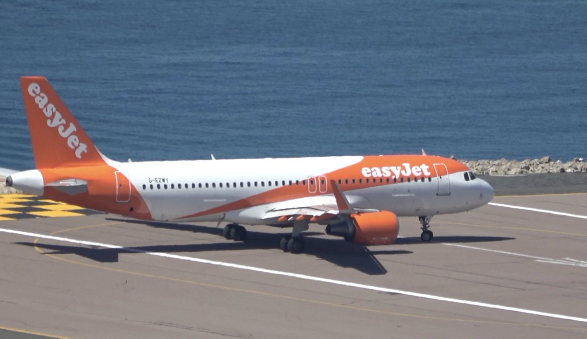 ON THE EDGE
G-EZWY turning around for departure at Gibraltar International Airport

25 March 2023
--------
📷 youtu.be/aVl43JfqjZs
-------

#GibraltarAirport
#FlyGibraltar
#GibraltarRunway
#Aviation
#Planespotting
#EasyJet
#FlyEasyJet
#PlaneLovers