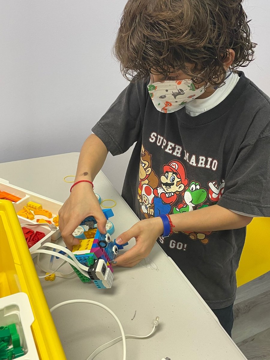 MindzQEducation's tweet image. Want to turn your kid's screen time into skill time? Our MindzQ STEM N ART Summer Camp is the perfect solution!  Our program combines robotics and art to engage and inspire young minds.
  
Enroll Now👉 mindzq.com/summer-camp

#summercamp2023 #funsummer #roboticslearning