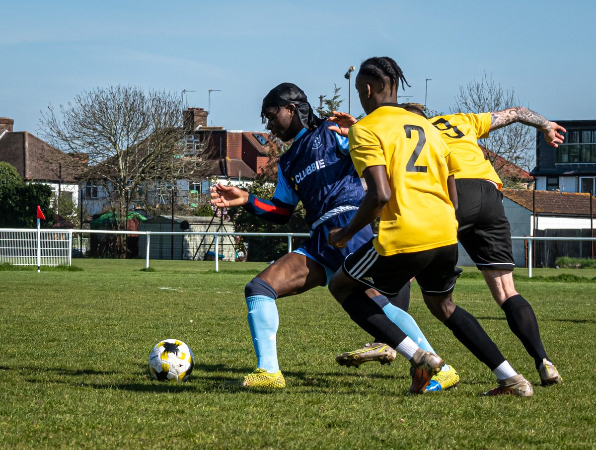 It's been a busy weekend of photography this weekend! Very proud to have been able to capture @southeastath First Team relegation battle game which saw them guarantee safety #COYSEA #FutbolarenFamilia #GoraSEA #nonleaguefootball #sportsphotography