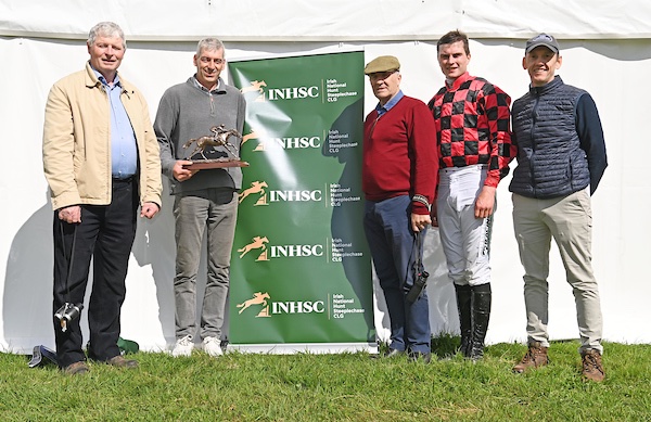 Irish National Hunt Steeplechase CLG tweet media