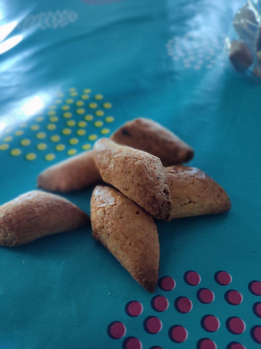 Senyal de que venen festes ♥️ Carquinyols ♥️ @TramusAmbDatils <a href="/pacolonso/">Paco a la naranja 🍊👉🦋</a> <a href="/desficacis/">Vicent Mengual</a>