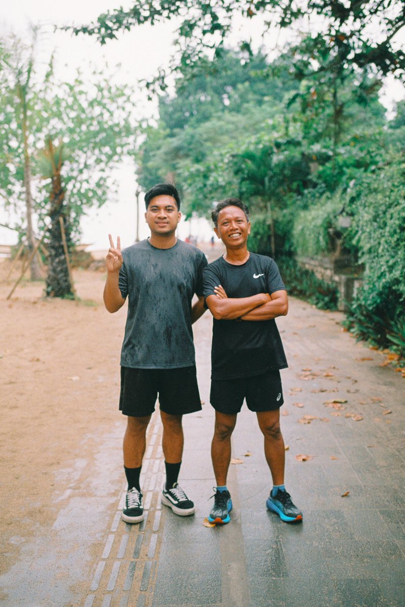 govoes's tweet photo. ada dua tipe manusia:

1. bangun pagi buat fotoin sunrise
2. bangun pagi buat olahraga

kalian yang mana? https://t.co/EbynIT02RU