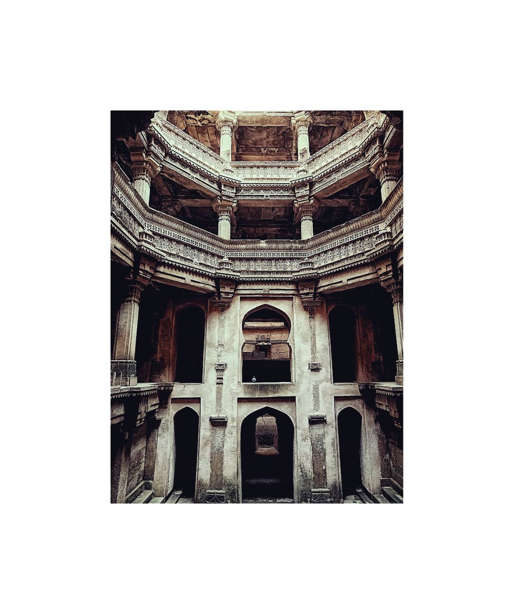Captures the essence of each place, so you can feel part of the story!

#explorehistory #frommywindowframe #frommyview #architecture #adalajstepwell