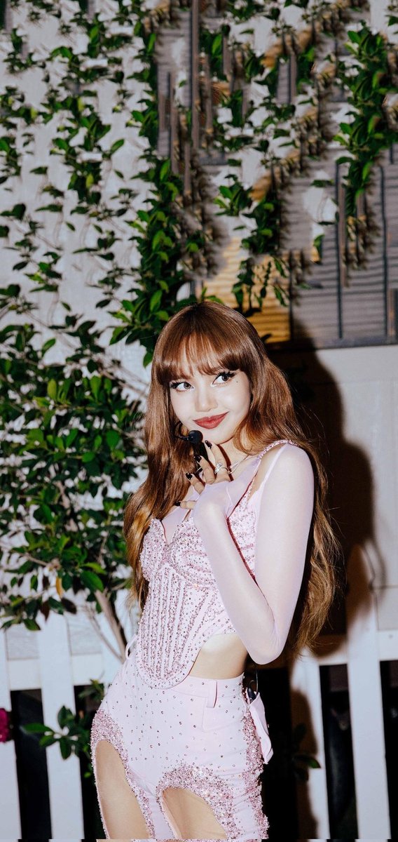 ImBlink04's tweet photo. Lisa wallpapers 💛
#lisa #lisawallpaper #blackpink #BORNPINK #블랙핑크 #리사 
✨EXTENDED WALLPAPERS VER ✨ https://t.co/qfFnvIzkIK