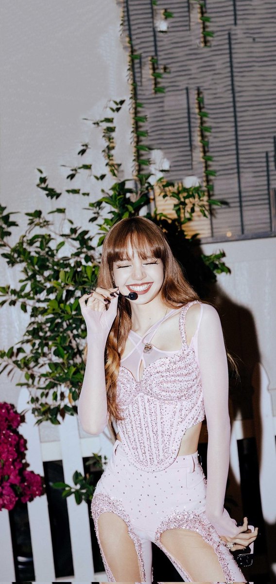 ImBlink04's tweet photo. Lisa wallpapers 💛
#lisa #lisawallpaper #blackpink #BORNPINK #블랙핑크 #리사 
✨EXTENDED WALLPAPERS VER ✨ https://t.co/qfFnvIzkIK