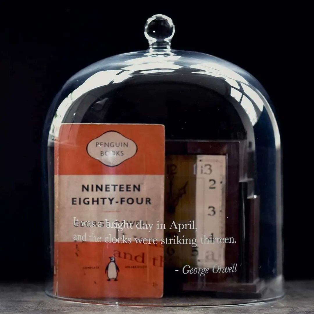 unit_twelve's tweet image. Check out this beautiful exclusive piece by the genius that is @mendyourhead for ‘Thirteen' exhibition that opens on 11th May
Andy says: "When the wonderful @paperjennifer asked to take part, I thought it would be fun to try and come up with thirteen pieces that evolve around...