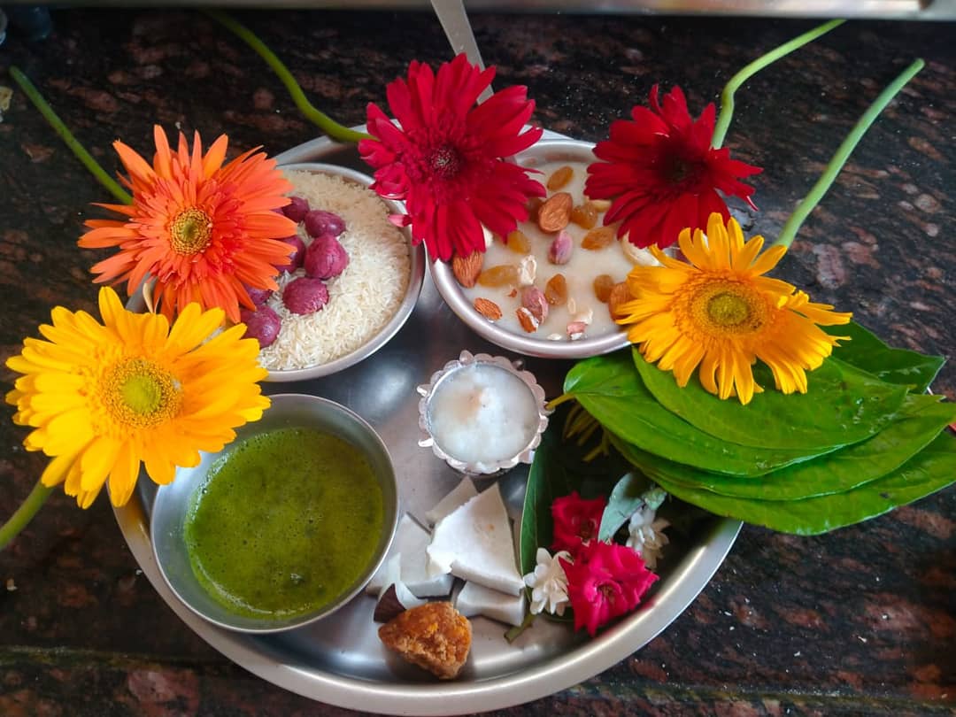 MeenaPatil14's tweet photo. आज दिनांक 1 मे सोमवारी तृप्ती सोनवणे बुट्टटे (पुणे)  यांचा घरी ऑनलाईन व्हिडिओ कॉल च्या मध्यामतून गर्भसंस्कार घेण्यात आला 🌹🙏💐 https://t.co/7KIh8WZzRA