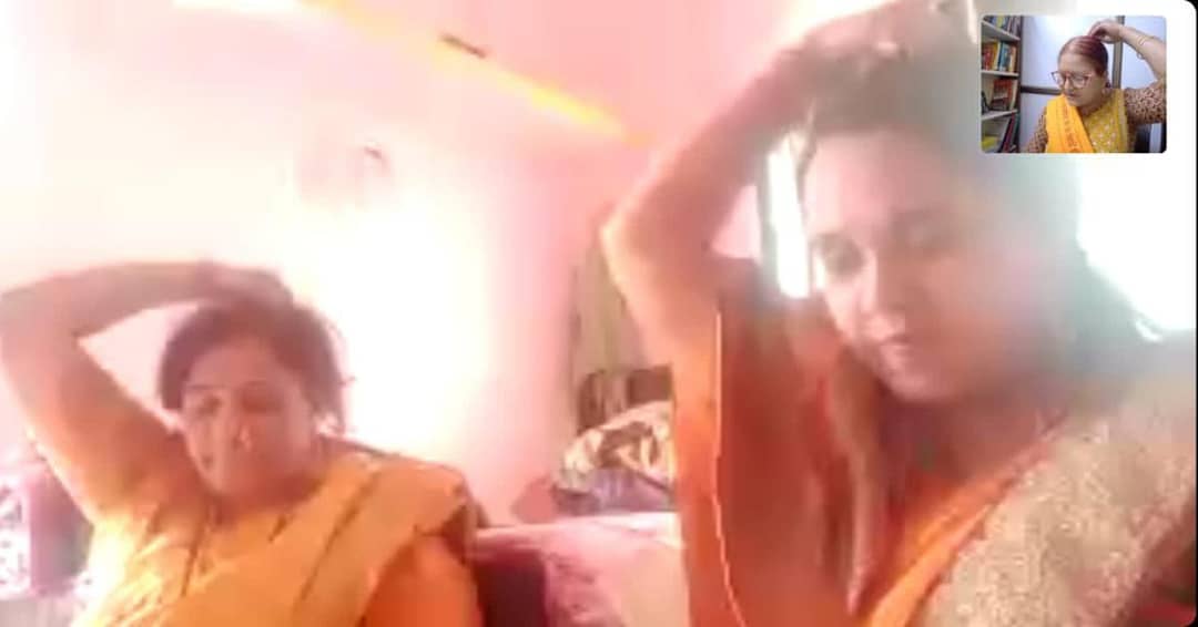 MeenaPatil14's tweet photo. आज दिनांक 1 मे सोमवारी तृप्ती सोनवणे बुट्टटे (पुणे)  यांचा घरी ऑनलाईन व्हिडिओ कॉल च्या मध्यामतून गर्भसंस्कार घेण्यात आला 🌹🙏💐 https://t.co/7KIh8WZzRA