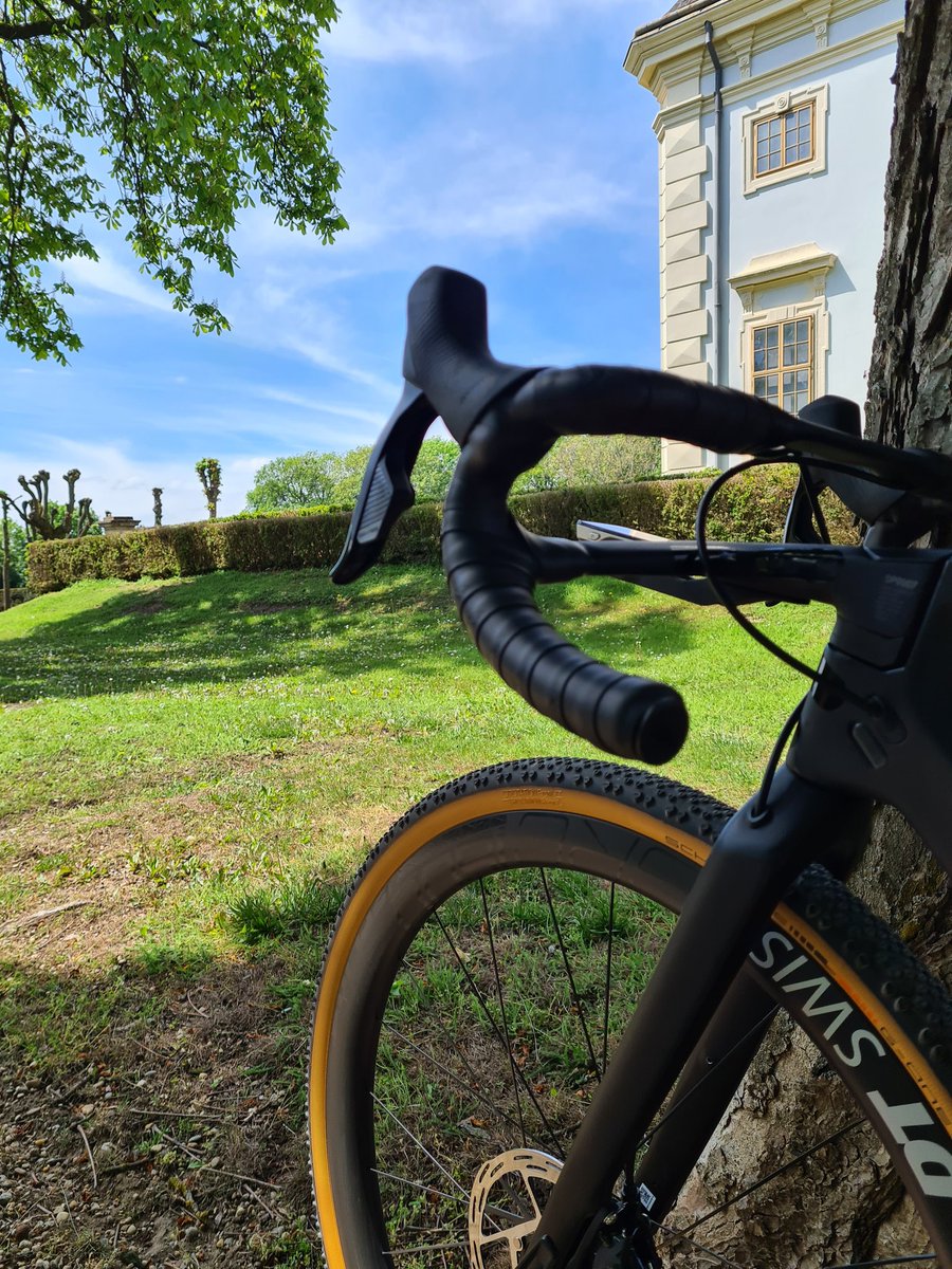 Tortue_73's tweet photo. A bissal mit dem #Gravelbike zwischen #Neusiedl und #Halbturn radeln 😍
#Cassiopeiaradelt https://t.co/tUY0jT1z8k