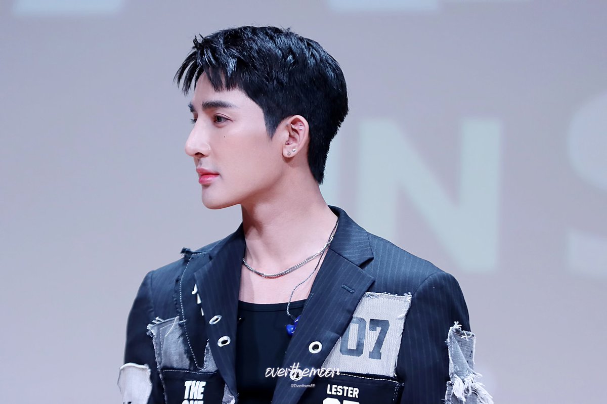 Overthem22's tweet photo. I love Earth's piercings 

#EarthPirapat 
#EarthMix #เอิร์ทมิกซ์ 
#GMMTVFANDAY3 
#EMJDFandayxSEOUL https://t.co/osx0vbhHjR