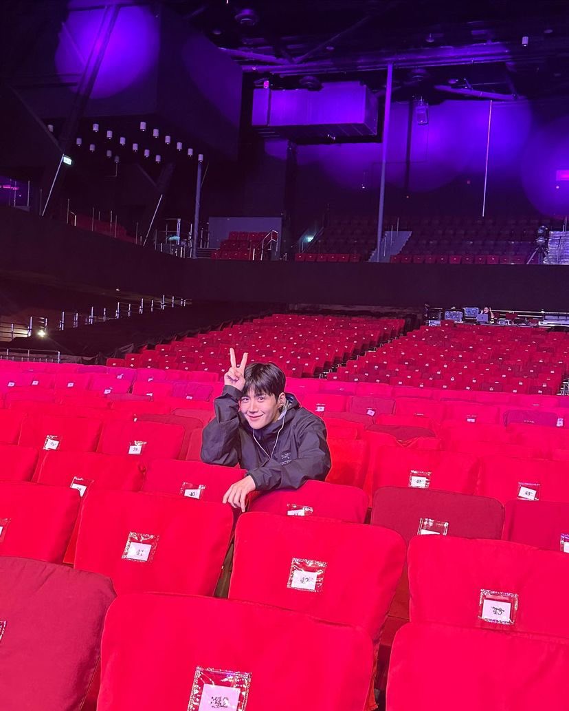 kimseonhomy's tweet photo. ๐ Kim Seonho Staff Diary IG update
#PreferredPhoto
May is Seonhoโs month โช our world ๐
Seonho is here to make sure everyoneโs happiness index is 508% this month!
(๐ฃ๏ธ whispers)
In May, โhappinessโ from actor seonho will come to you more often ๐คญ
#KIMSEONHOMY https://t.co/fr4sdHn7ly