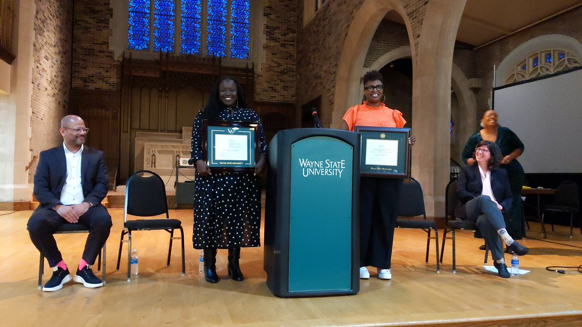 Hearty congratulations again to our <a href="/wsu_com/">WSUCommunicationDpt</a> <a href="/JIMWayneState/">The Journalism Institute for Media Diversity</a> 2023 Spirit of #Diversity in #Journalism Award Winners <a href="/KelleyLCarter/">KelleyLCarter</a> of <a href="/espn/">ESPN</a>'s <a href="/andscape/">Andscape</a> &amp;  <a href="/ABC/">ABC News</a> and <a href="/JNicoleNews/">Jiquanda Johnson</a> of <a href="/FlintBeat/">Flint Beat</a> <a href="/BrownImpact/">Brown Impact</a> <a href="/BlackLikeUs3/">BlackLikeUsAmerica</a>! And to all our student scholarship winners! 🥳🥂🎉 <a href="/waynestate/">Wayne State University</a>