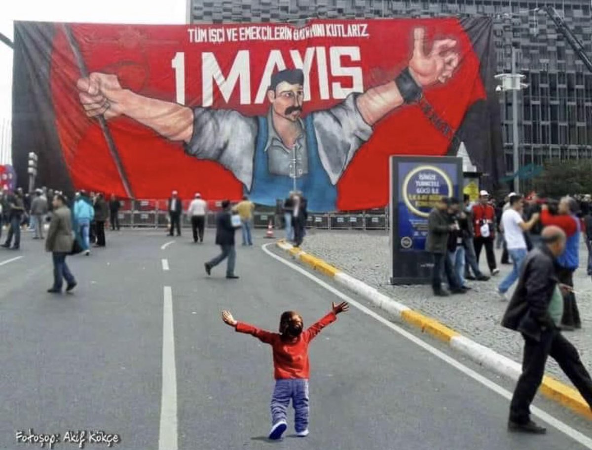 Her yıl olduğu gibi bu yılda  #1MAYIS ta çalışmak zorunda bırakılan tüm işçilerin bayramı kutlu olsun.