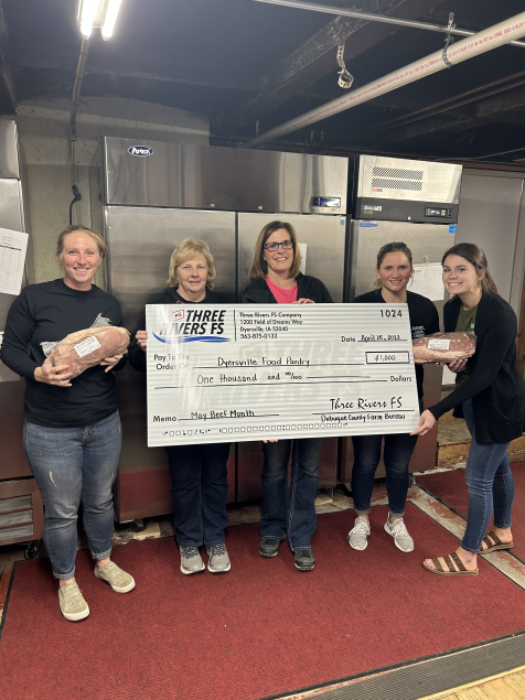 Three Rivers FS and Dubuque County Farm Bureau partnered together to provide the Dyersville Rural Community Food Pantry matching contributions of $1,000 for the purchase of beef during May Beef Month! The pantry goes through 150 pounds of beef a month to households in need!🥩