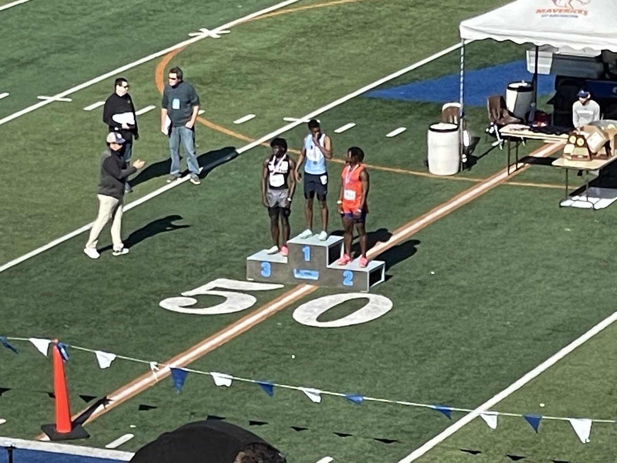 bowievolfb's tweet photo. S/o to @BowievolsXC @duckvtt (24 RB), @xxDBattle (24 CB/ATH), @dloponder14 (23 QB), &amp; @RafealdCampbell (24 WR) for making to the state meet! @Dontae_22 (23 RB) &amp; @8kriss_ (24 S) as alternates #eat #family #BBAW https://t.co/idZg2A2Viq