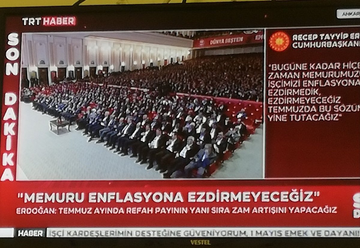 Ne hikmetse sürekli memura gelince öteleniyor herşey
Memurdan oyuda Temmuz da isteyin o zaman
#MemurSeçimiBekliyor