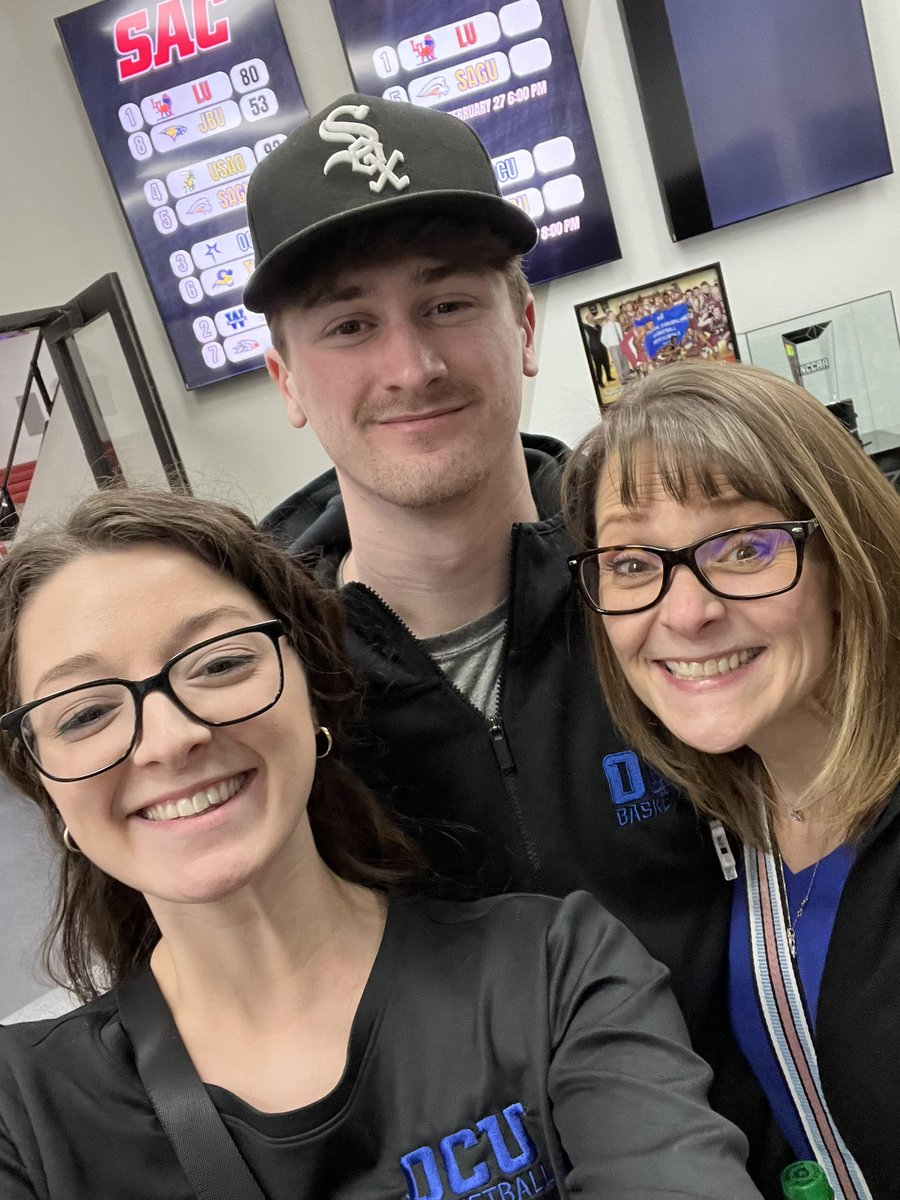 ALerblance's tweet photo. Happy birthday to this guy, @zach_lerblance Hoping it’s a great birthday and finals week! ❤️❤️❤️, mom https://t.co/egiom0BRpF