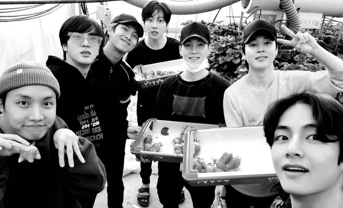 Dikshubts7's tweet image. precious bts moments to watch when you miss them — A thread ♡