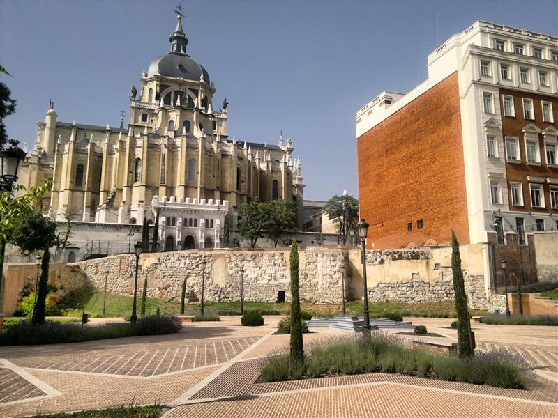 🚨Os imagináis un Madrid islámico? En este nuevo post os invito a conocer este rico patrimonio escondido en la capital! artandalusi.wordpress.com/2023/05/01/may…