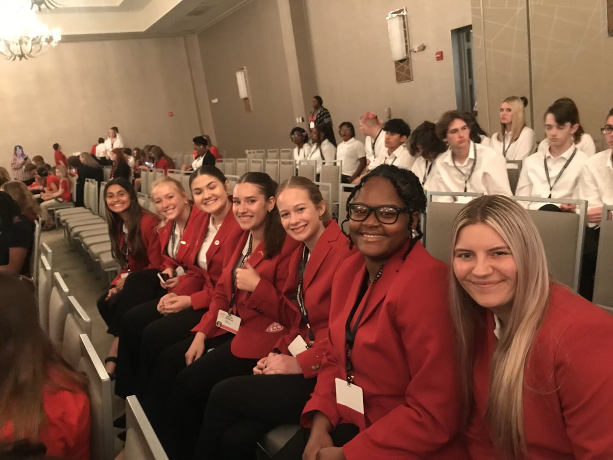 OsceolaCTE's tweet photo. These #CTErriffic students from St. Cloud HS attended the Florida FCCLA State Leadership Conference in Orlando. We had 7 students qualify for the National Leadership Conference that will be held in Denver, Colorado this summer. Congratulations!
#CTEOsceola #SKillUpOscoela https://t.co/AKGK8RA7Qi