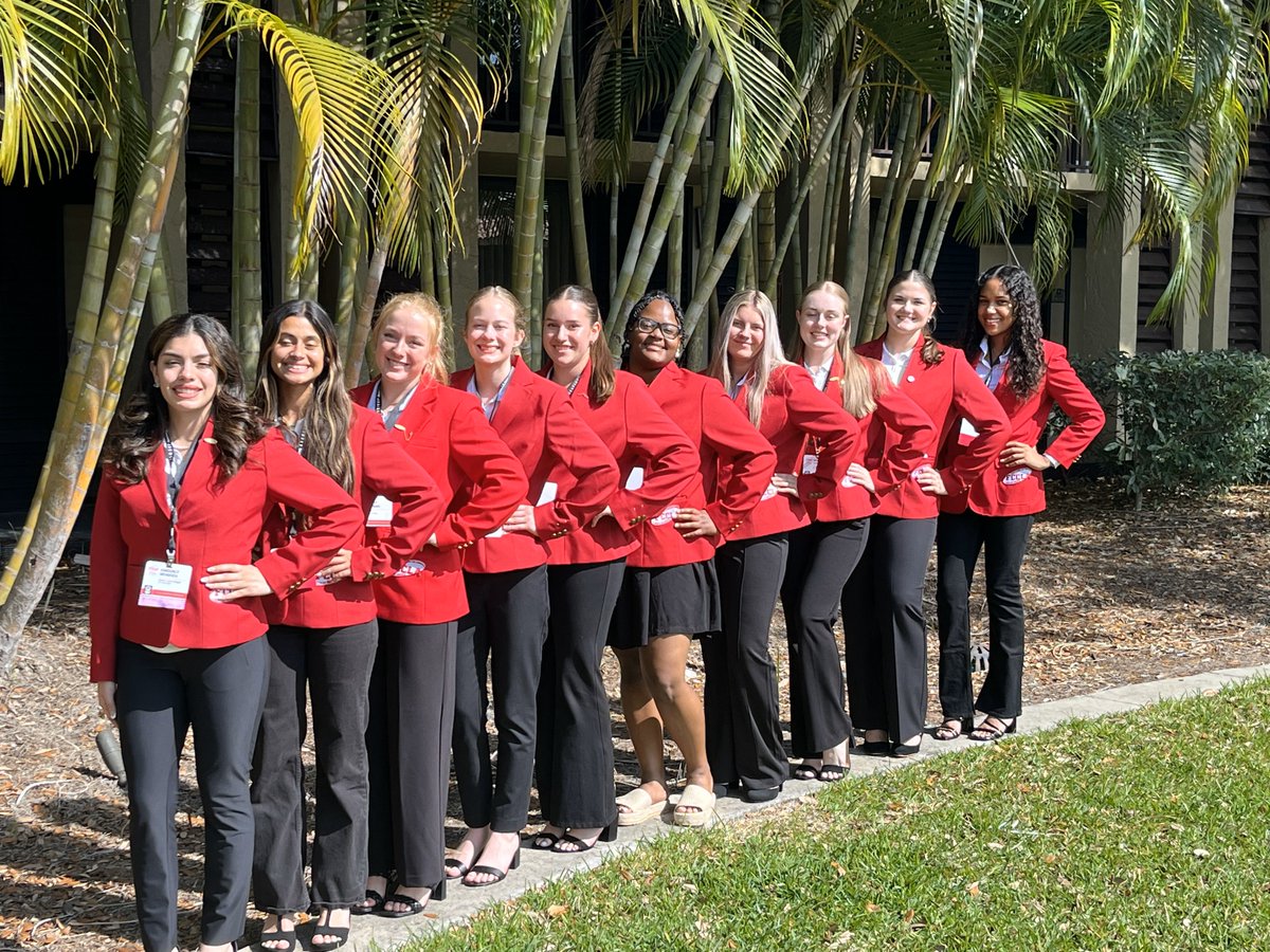 OsceolaCTE's tweet photo. These #CTErriffic students from St. Cloud HS attended the Florida FCCLA State Leadership Conference in Orlando. We had 7 students qualify for the National Leadership Conference that will be held in Denver, Colorado this summer. Congratulations!
#CTEOsceola #SKillUpOscoela https://t.co/AKGK8RA7Qi