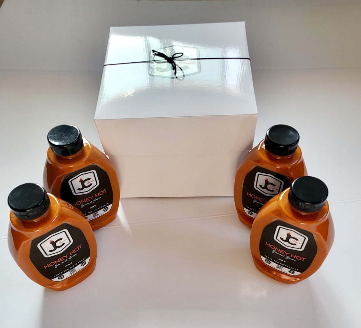 JC_Sauce1's tweet photo. JC Sauce: April was a gift box explosion with 33 orders shipped to multiple states. "Your turn. " Ship a family member or friend a bottle(s) so they can Taste the Difference. It's easy! 1 to 4 bottles per gift box. Visit: https://t.co/tdo80goO4B https://t.co/yfen7AOB7a
