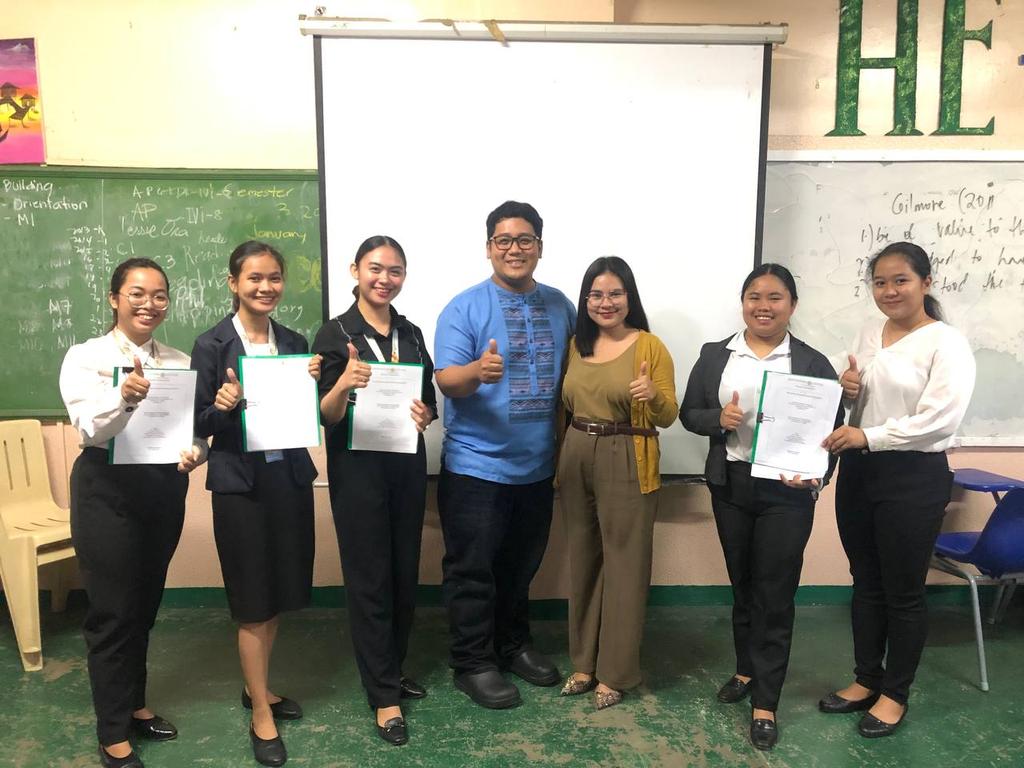 AzulAilene's tweet photo. Mananaliksik ng Salin-Suri ng mga Awiting bayan ng Gaddang 🥰. https://t.co/gEZBOUu8zM