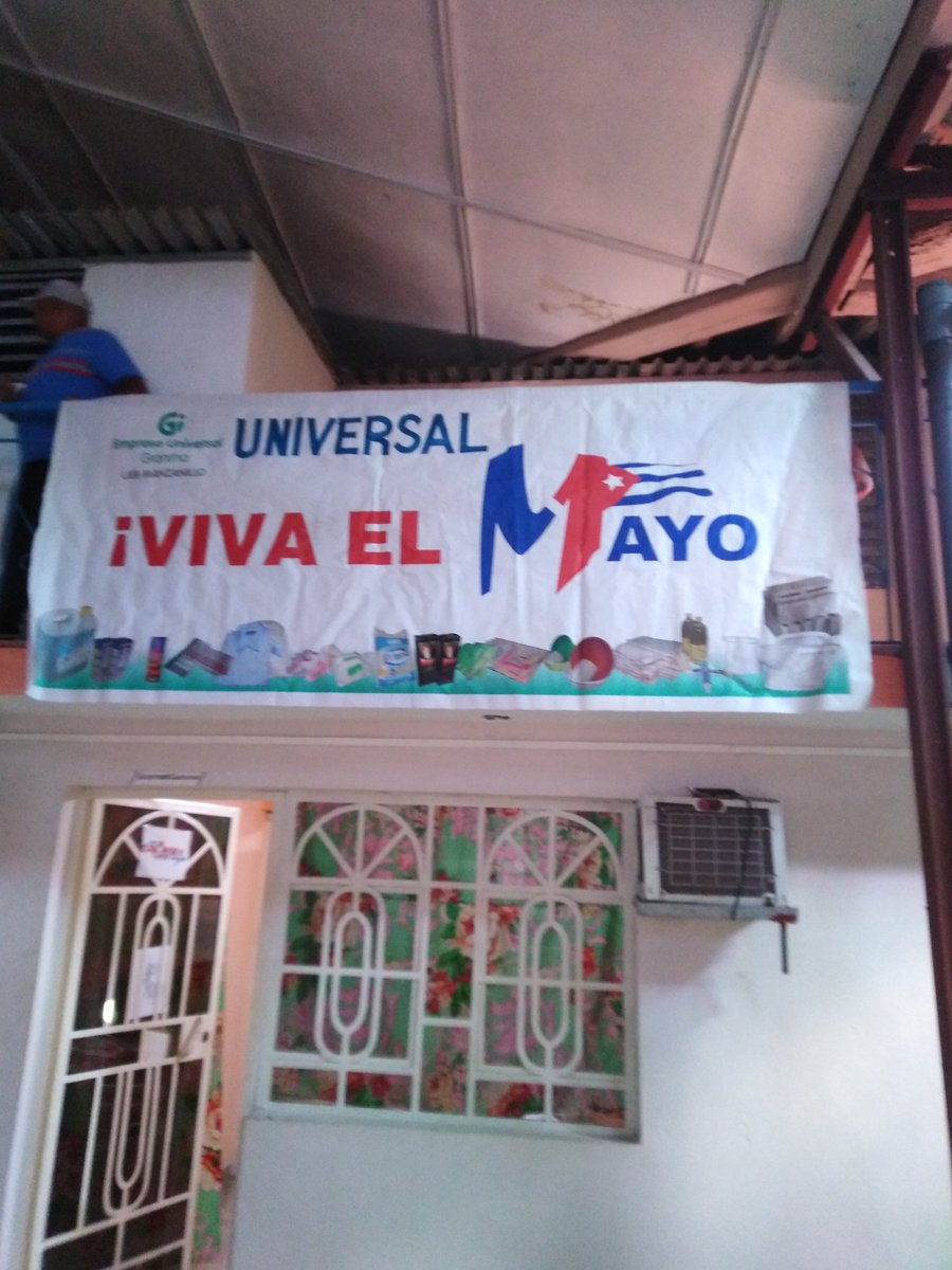 MayraLluis62330's tweet photo. Arriba Cubanas y Cubanos a ponerle #ALaPatriaManosYCorazon porque nos sobran las razones para ser cubano. #VivaElPrimeroDeMayo
#ComercioCuba
#JuntarYVencer
#UebManzanillo
#UniversalGranma https://t.co/YafIm2hJYg
