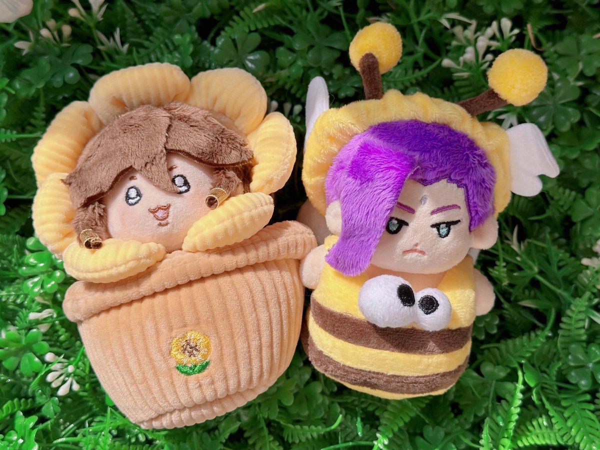 SAMESHIBACHAN's tweet photo. 也是親友委託的寶寶一枚🥰小小辮子超可愛🥹笑得像花花一樣開心～最後放幾張跟蜜蜂在花園的合照！他們真的好Q💕
—————————————————
 ⚜  │  鯊柴醬WORKSHOP  │  ⚜
—————————————————
#10cm棉花娃 #客製娃 #手作棉花娃 #인형 #ぬいぐるみ #cottondoll #台灣娃 #曬棉花 #ぬい写真 #萊西奧 #王者榮耀 https://t.co/chL3NSQMRg