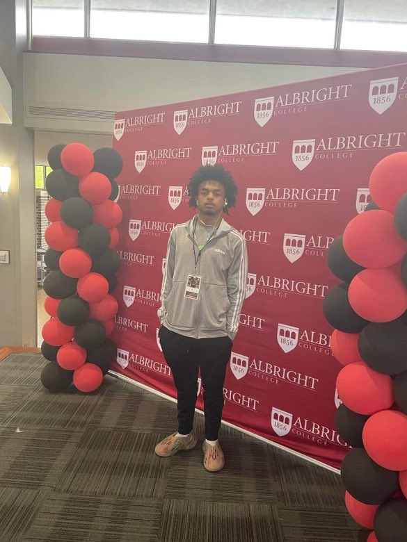MooreDiamani's tweet photo. Had a really great visit @Albright_FBall very impressed with the coaches 
And football team. Thank you for the visit https://t.co/8FSm3yr3Zl