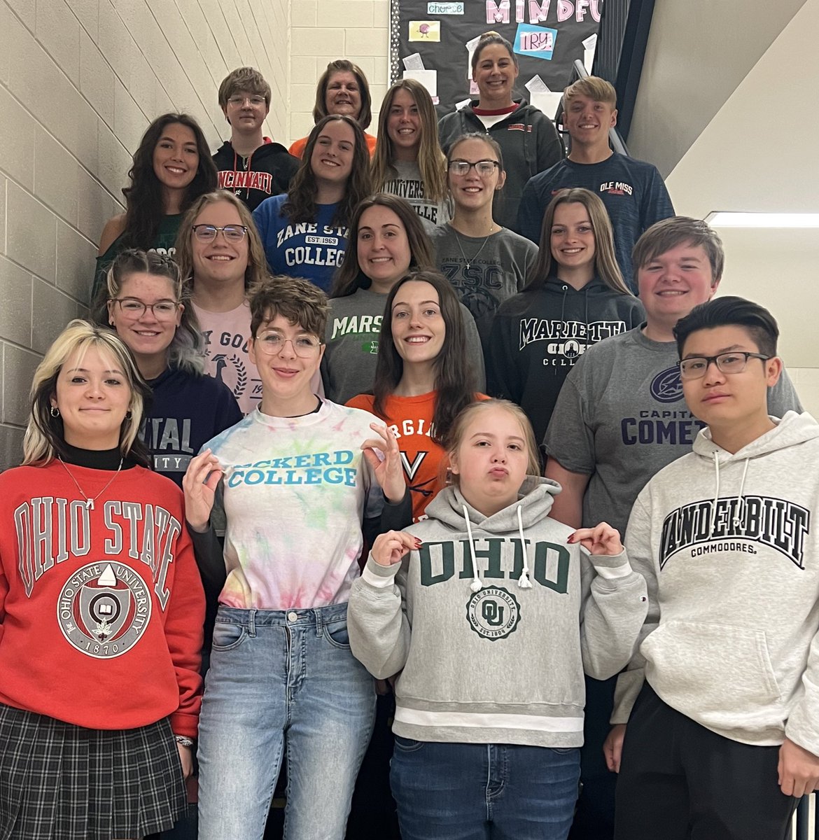 Laura Tompkins tweet media