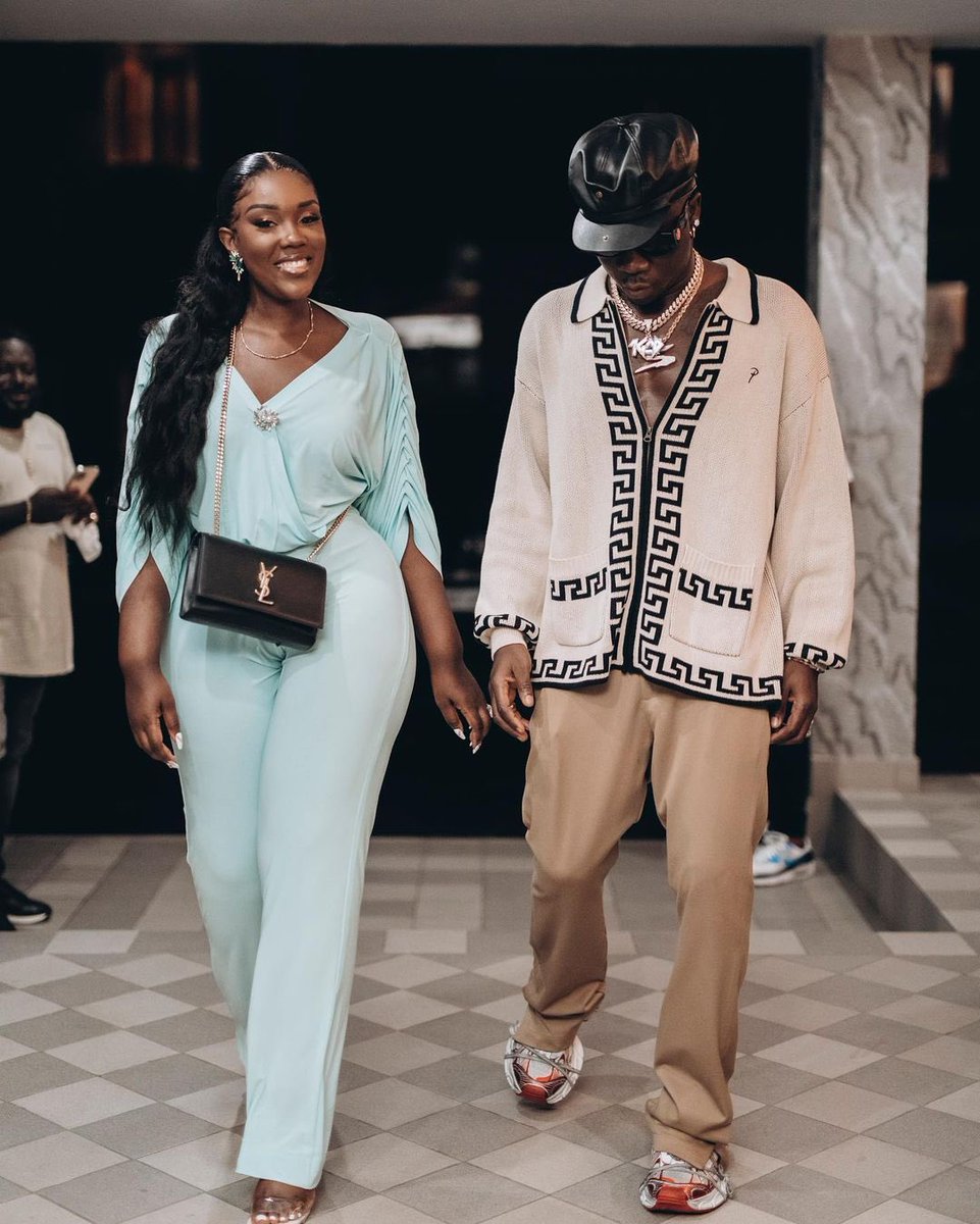 tv3_ghana's tweet photo. 1 Gad @stonebwoy and his beautiful wife @drlouisa_s 😎🔥

Things we love to see 😉

#TV3GH 📸/@twinsdntbeg https://t.co/5Rjp8TfrJq