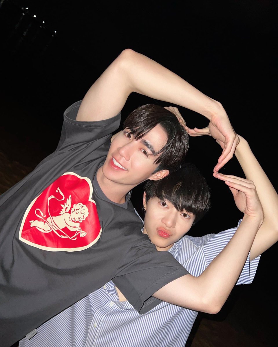 AfternoonZeeNew's tweet photo. "ลิขสิทธิ์ของซีพฤกษ์" 

꒰ #ZeeNuNew #ซนซน ꒱ https://t.co/ldWpbBPJOo