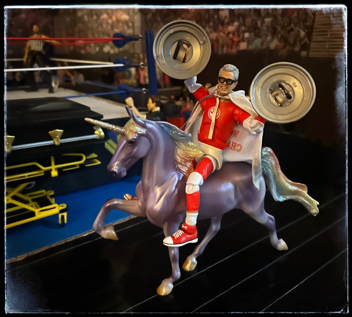 trenard2000's tweet image. "Hi, I'm Johnny Knoxville and this is HORSING AROUND!!!”

#WWE #Jackass #crappytoyphotography

🦄🦄🦄