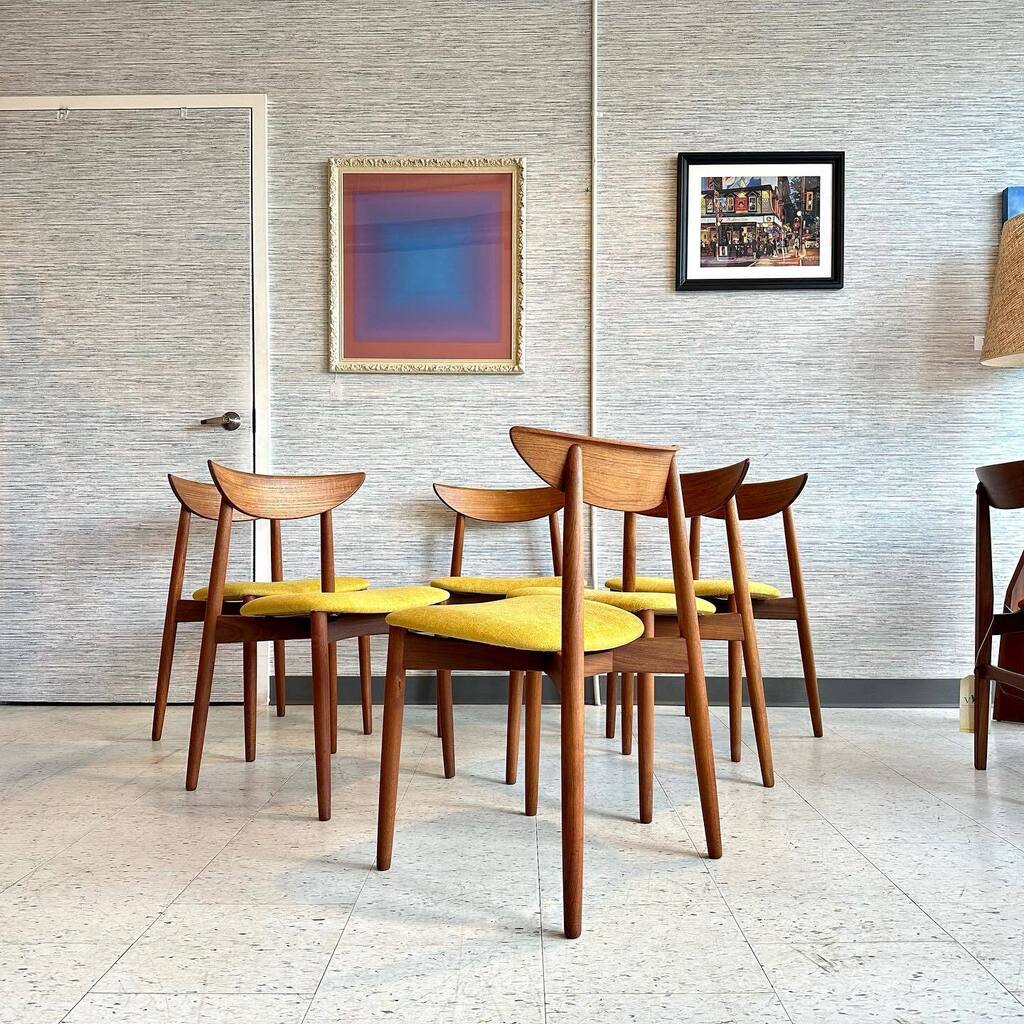 Model 58 by Harry Ostergaard. 

✅ 🇨🇦 wide shipping
✅ Refunds for 7 days on full priced, non-custom furniture.
✅ Restoration services
✅ Shop in store or online at vintagehomeboutique.ca 
-
-
-
-
-
-

#restored #sustainableinteriors #sustainableliv… instagr.am/p/Crsw9o7g2h4/