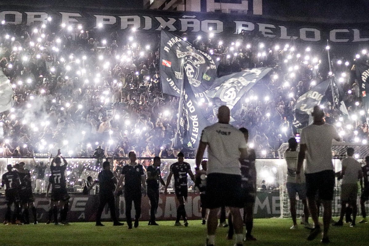 ClubeDoRemo's tweet photo. O Fenômeno Azul ilumina o Banpará Baenão. ✨🦁
📸 Samara Miranda/Remo
#OReiDaAmazônia #Parazão2023 #REMxCAM https://t.co/XQB8z8hDL5