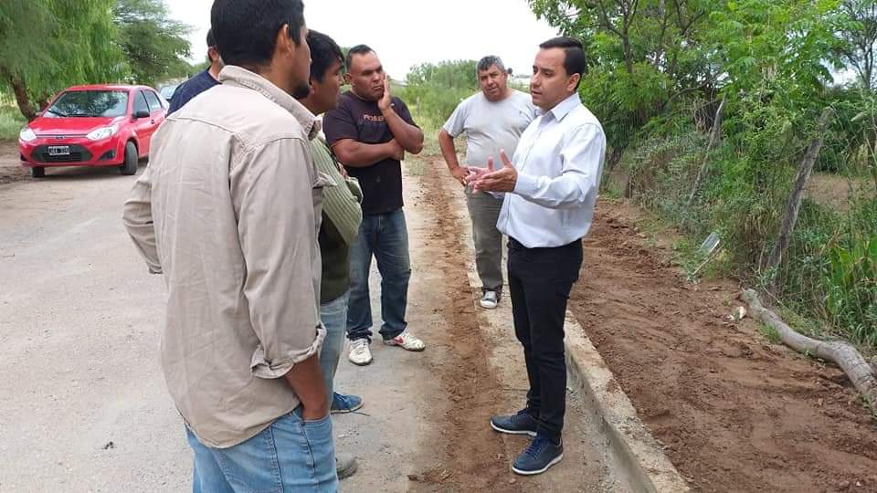 LuisFedericoM's tweet photo. 🤝 En este día pongo en valor a cada trabajador y trabajadora que honradamente sacan adelante a sus familias, y con compromiso y responsabilidad aportan al desarrollo de la sociedad. 
🎉 Feliz Día del Trabajador y la Trabajadora especialmente a los de nuestro #DepartamentoJFQ https://t.co/OwxQklhZxu