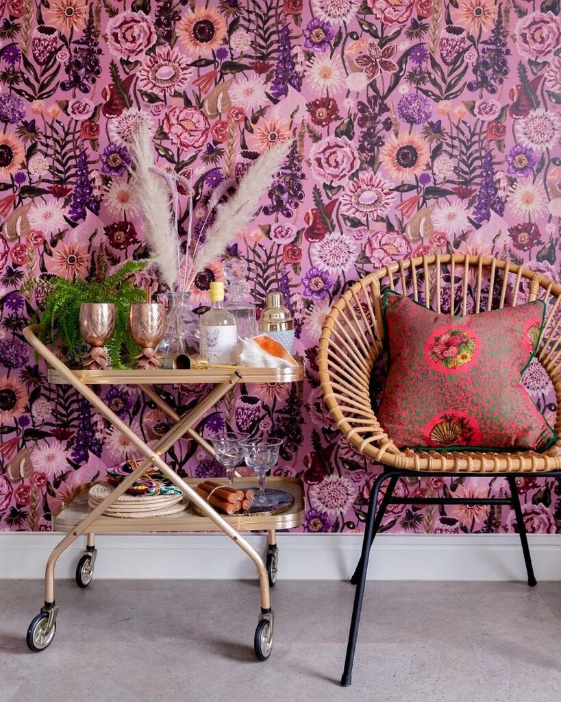 ThePatternColl's tweet image. Our stunning Utopia pattern depicts a painterly meadow of gorgeous vibrant blooms. Featuring and entanglement of sunflowers, foxgloves, poppies, peonies, and orchids! 🌸 The Mauve colorway showcases a delightful palette of lilacs, deep reds, and emerald greens. Adorn your wal…