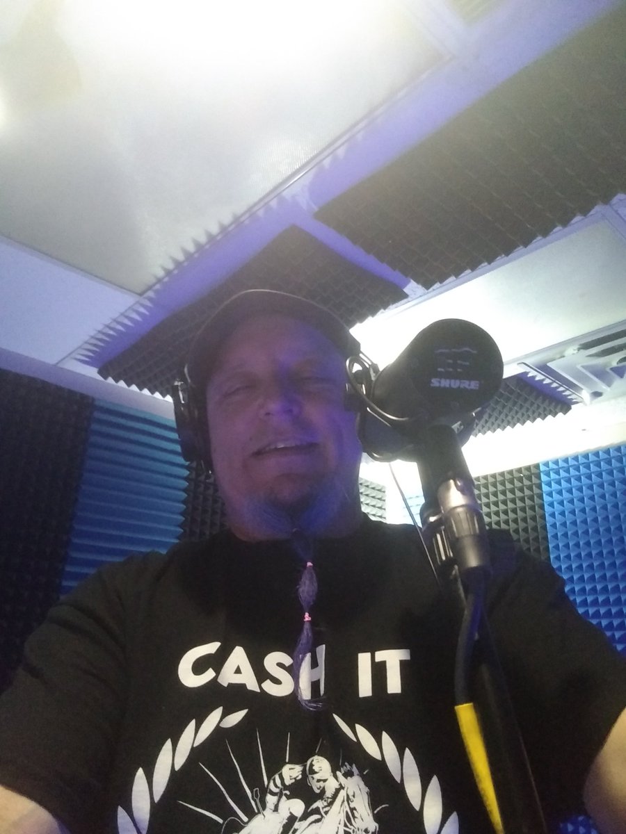 cheechbets's tweet photo. Finishing back up vocals #Dukbutter #newmusic #Detroitpunk #punkrock https://t.co/GbB51uRsxD