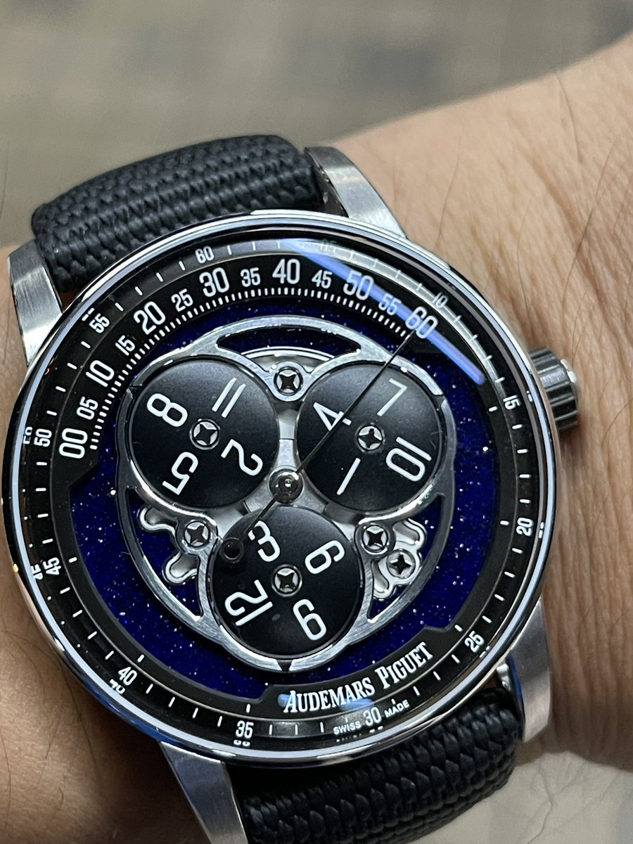 tsubuyakitaro39's tweet image. 今日の相棒は、早速スター⭐️ホイール⌚️✨
素晴らしい時計です😌

ちなみに、このときは8時10分です❗️

#オーデマピゲ
#CODE1159
#スターホイール