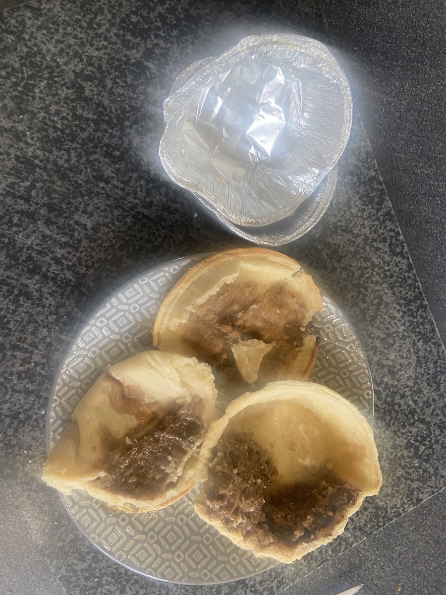 ronkiboy's tweet photo. @Morrisons what’s gone on here then https://t.co/MD9J7tz0OH