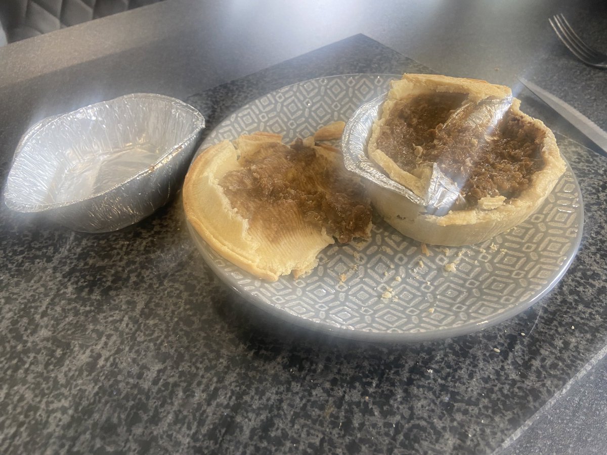 ronkiboy's tweet photo. @Morrisons what’s gone on here then https://t.co/MD9J7tz0OH