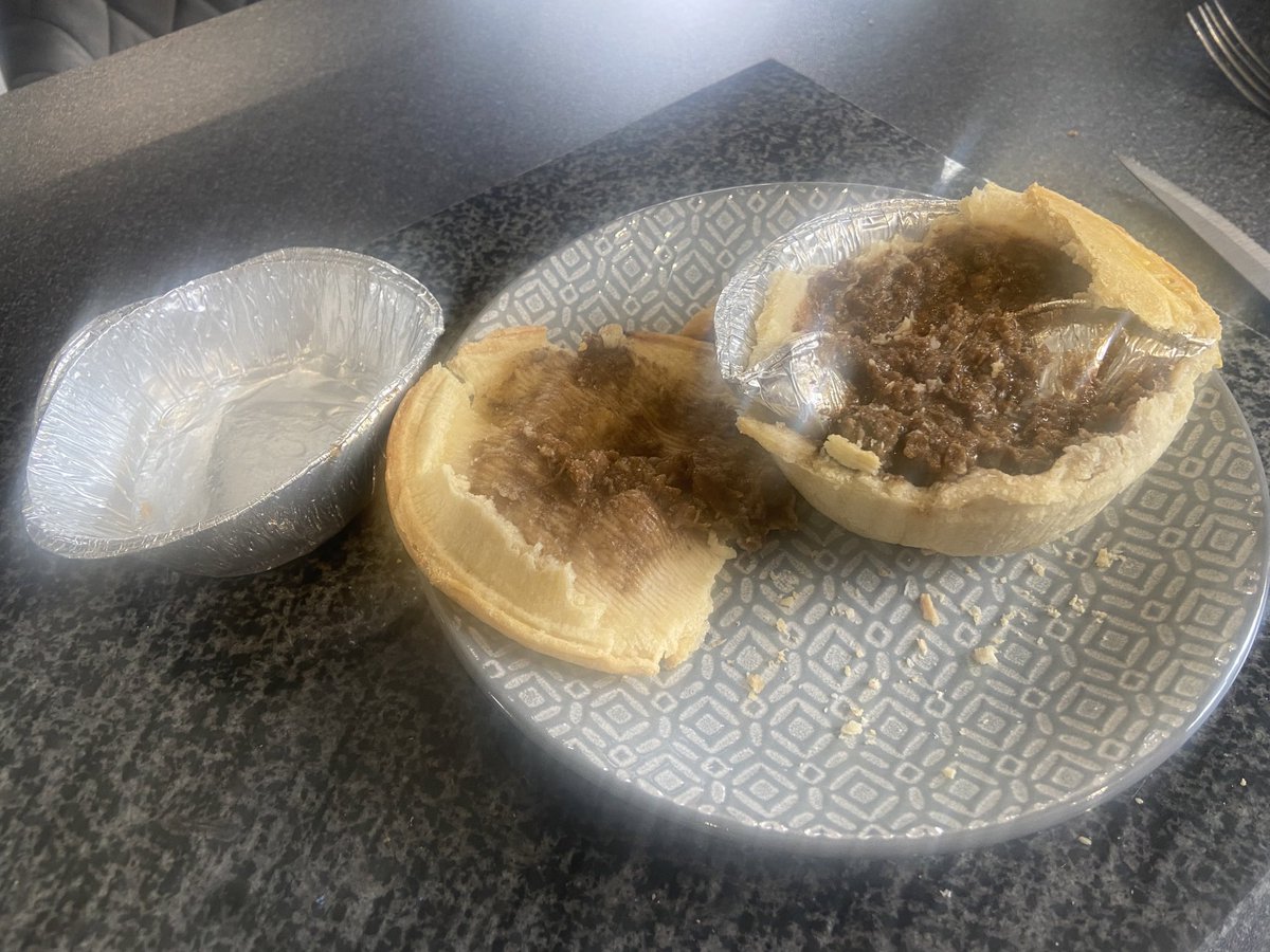 ronkiboy's tweet photo. @Morrisons what’s gone on here then https://t.co/MD9J7tz0OH
