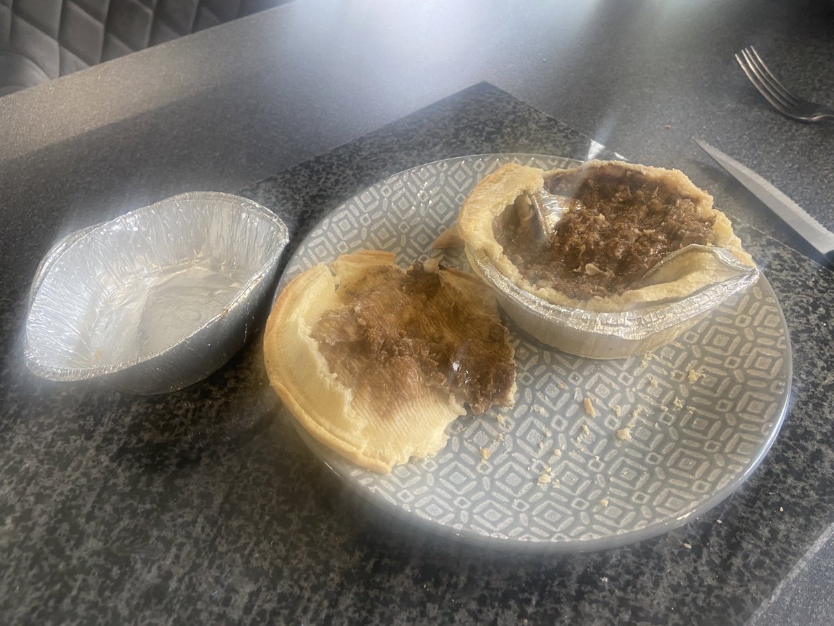 ronkiboy's tweet photo. @Morrisons what’s gone on here then https://t.co/MD9J7tz0OH