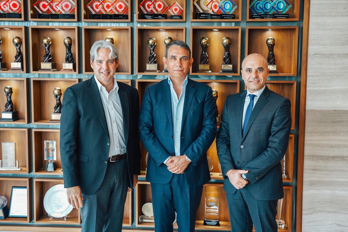 Rotana_Hotels's tweet photo. We are thrilled to announce our expansion into the UK market in partnership with CNM Estates featuring two stunning properties: Centro New Malden and Centro Kingston.
Read more: https://t.co/1K9BoCl2By
#RotanaNews #CentroRotana https://t.co/1WwRcBVDju